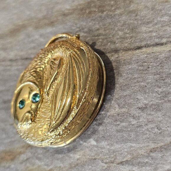 VTG Compact For Perfume Balm Koi Fish Green Rhinestone EMPTY Gold Tone 1 5/8" - Picture 2 of 9